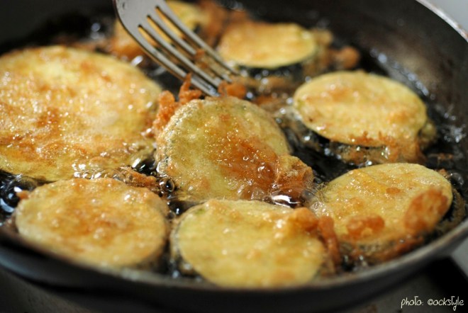 Frying Eggplants | Recipe & photo: ©OrsolaCirielloKogan