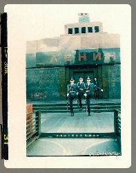 ©ockstyle_moscow-summer-1991_changing-the-guard_lenin-mausoleum