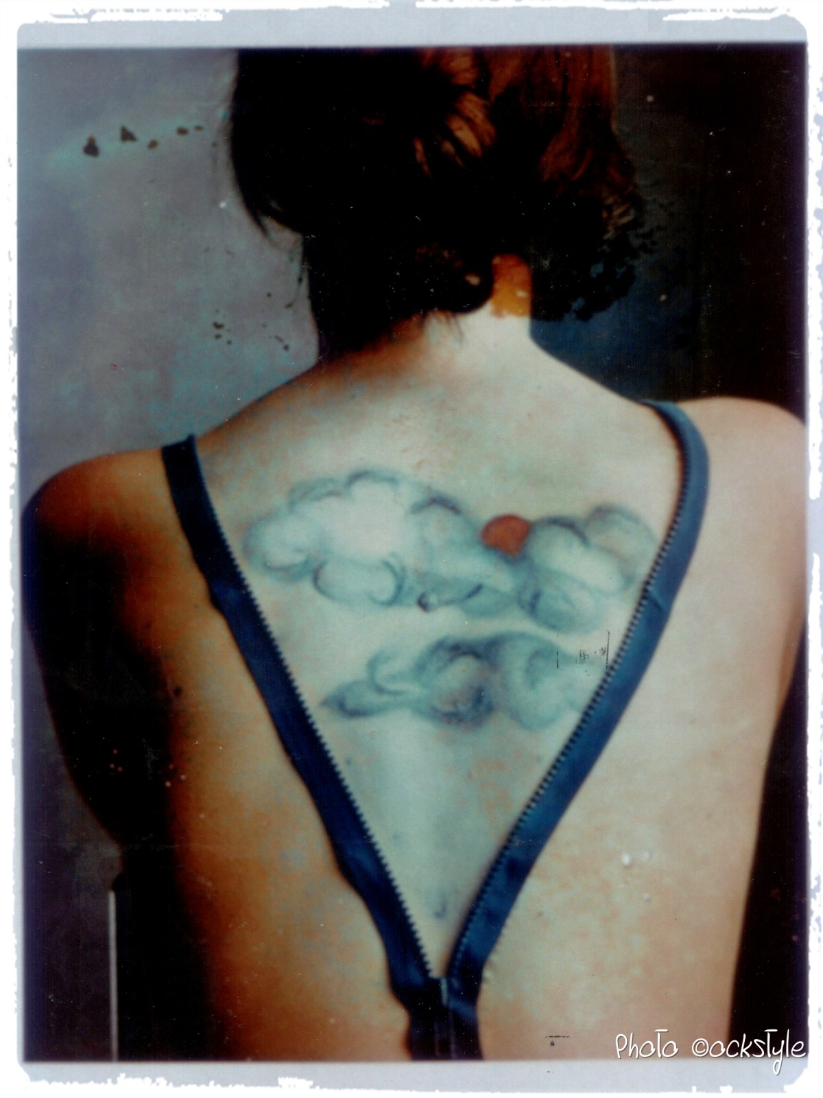 Personal: "The back zip" on a Giant Polaroid 50 x 60 cm | ©OrsolaCirielloKogan