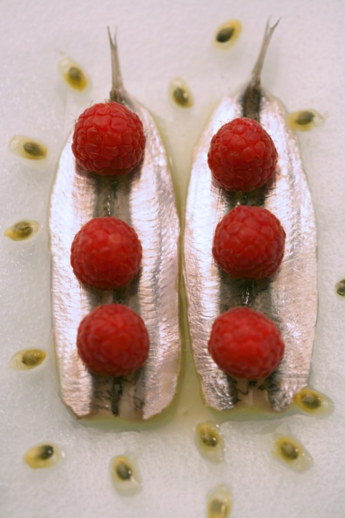 Marinated fresh anchovies with raspberry | Recipe and Styling: Orsola Ciriello Kogan | Photo: ©LuciaZeccara