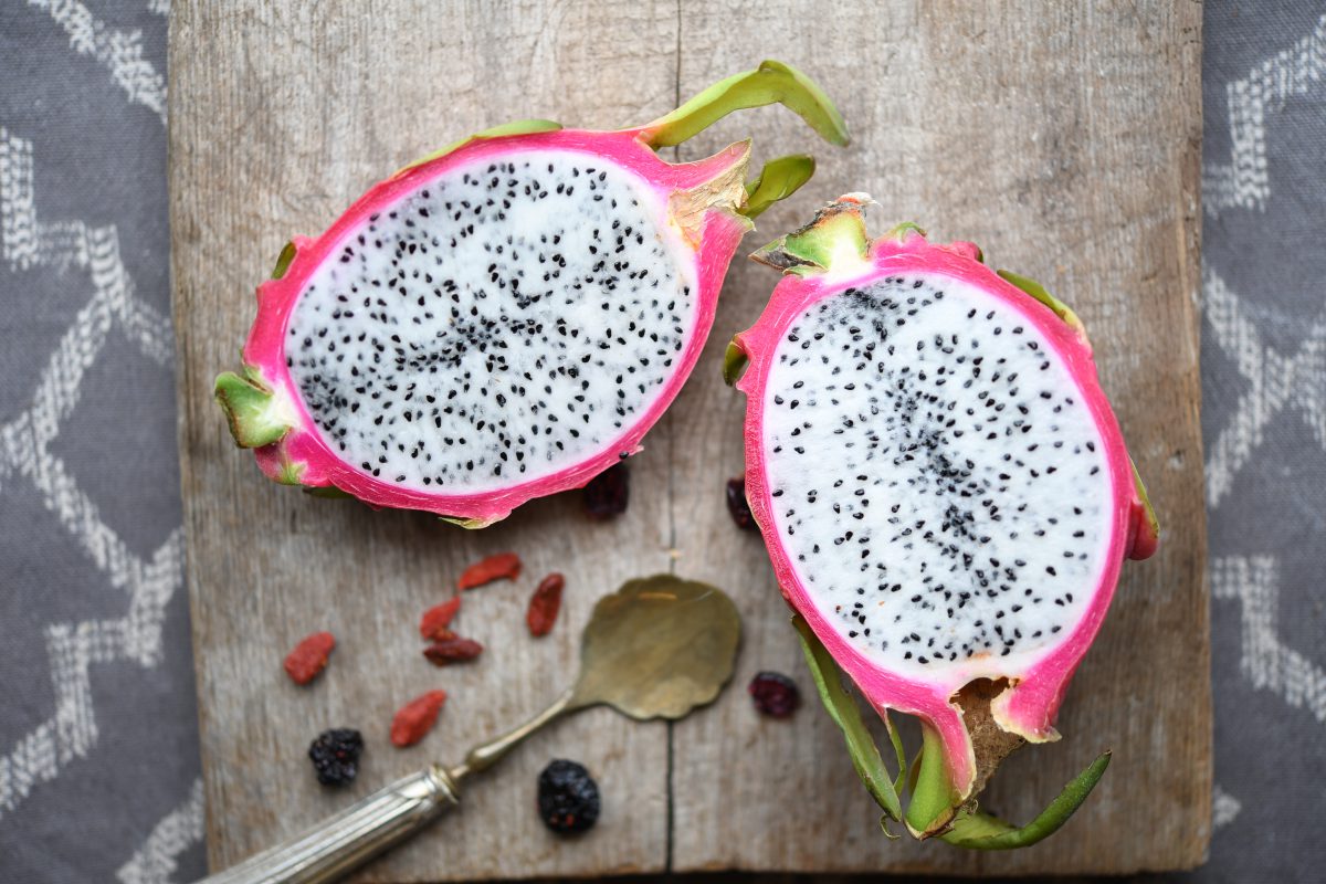 Pitaya on a wooden board | Styling: Orsola Ciriello Kogan | Photo: ©LuciaZeccara