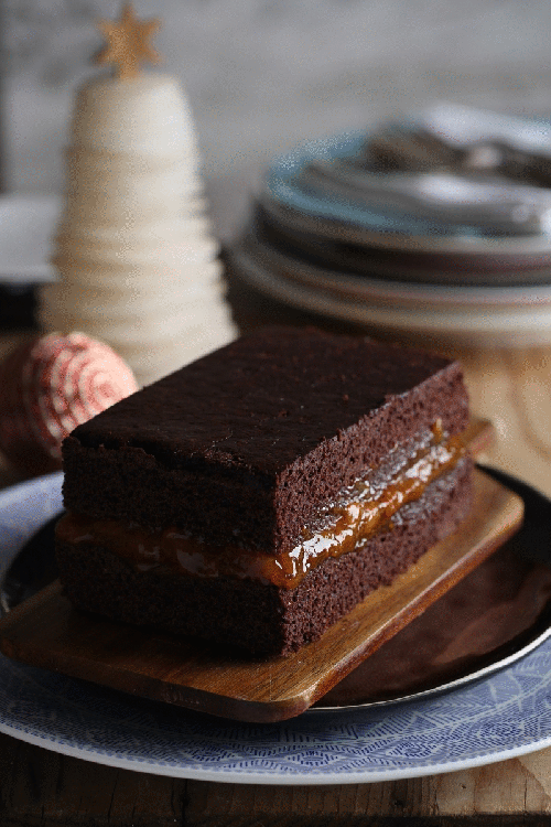 "Time to Party" Holiday Chocolate Cake with Rosé Sparkling Wine #orsolaciriellokogan #simonascarone #rosangelagiannoccaro