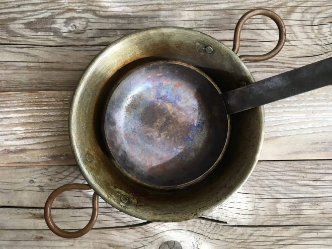 Prop Styling: Old pans | Styling and photo: ©OrsolaCirielloKogan