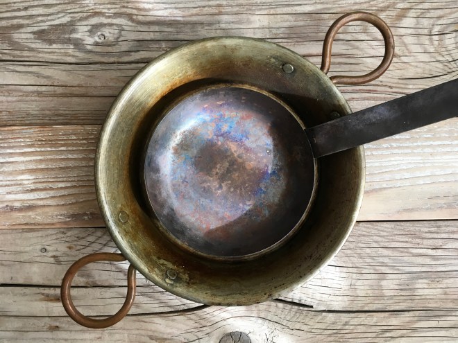 Prop Styling: Old pans | Styling and photo: ©OrsolaCirielloKogan