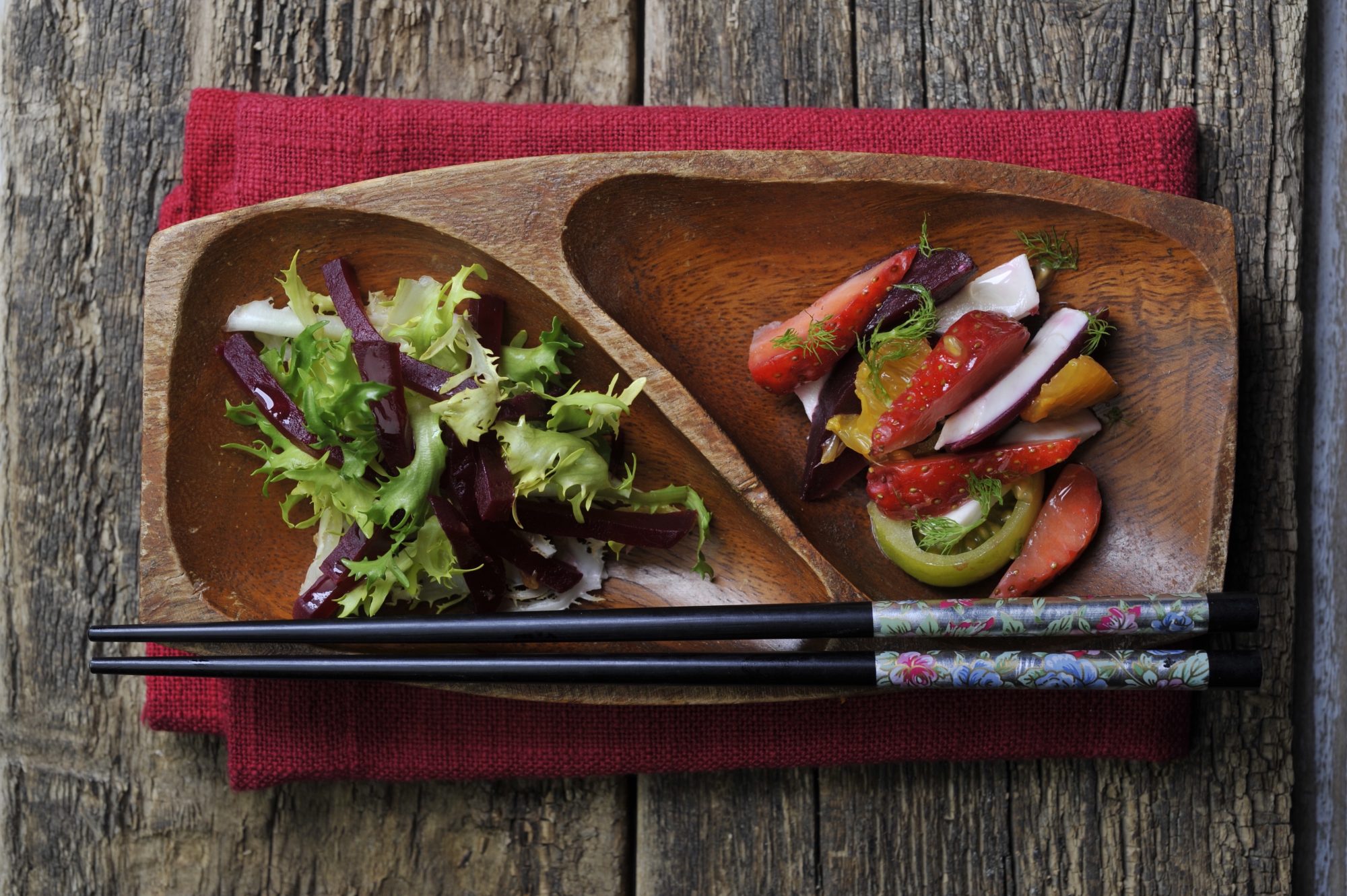 Strawberry and red beets salad | Recipe & styling Orsola Ciriello Kogan | ©LuciaZeccara