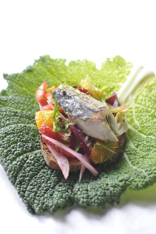 Food Styling & Photography: Mackerel Salad... with strawberries and citrus salad | Recipe & styling Orsola Ciriello Kogan | ©LuciaZeccara